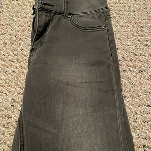 New York and Company SoHo high waist legging. Excellent used condition! Size 4.